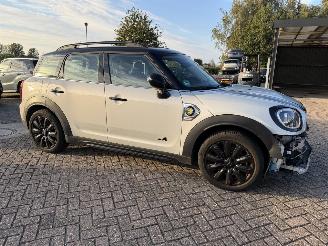 damaged passenger cars Mini Countryman SE Plug-In Hybride Automaat 2022/7