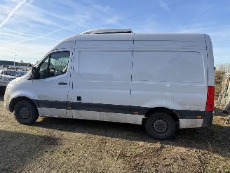 Schadeauto Mercedes Sprinter 317 CDi Automaat L2 -H2. Koelwagen Dag & Nachtkoeling 2025/4