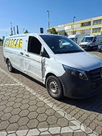 Schadeauto Mercedes Vito 116 CDi  Lang 2024/10