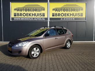 skadebil auto Kia Cee d Sporty Wagon 1.4 CVVT X-ecutive 2010/12