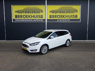 damaged passenger cars Ford Focus 1.0 Titanium 2018/4