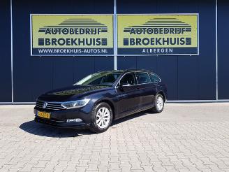 krockskadad bil auto Volkswagen Passat Variant 1.6 TDI Comfortline 2015/6
