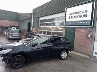 Vrakbiler auto Opel Astra Astra K Sports Tourer, Combi, 2015 / 2022 1.0 Turbo 12V 2018/11