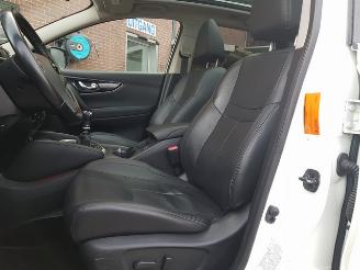 Nissan Qashqai 1.2 Premier Edition picture 14