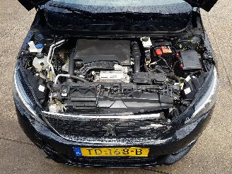 Peugeot 308 SW 1.2 PureTech Blue Lease Executive picture 11