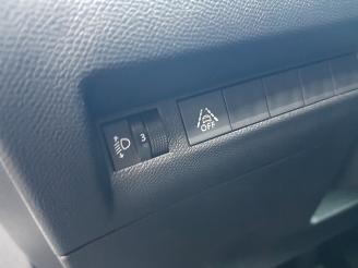 Peugeot e-2008 EV Allure Pack 50 kWh picture 28