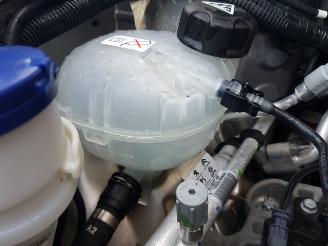 Peugeot e-2008 EV Allure Pack 50 kWh picture 15