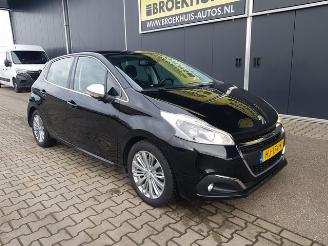 Peugeot 208 1.2 PureTech Allure picture 6