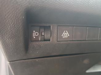 Peugeot 208 1.2 PureTech Active Pack picture 26