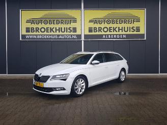 krockskadad bil auto Skoda Superb Combi 1.4 TSI ACT Ambition Business 2018/5