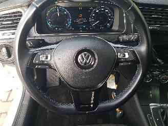 Volkswagen e-Golf e-Golf picture 16