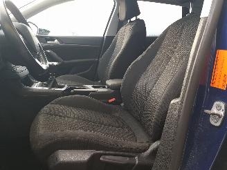 Peugeot 308 SW 1.2 PureTech Blue Lease Executive picture 16