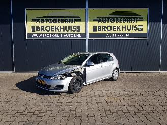 skadebil auto Volkswagen Golf 1.6 TDI Comfortline BlueMotion 2013/10