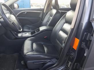 Volvo V-70 2.4D Momentum picture 11