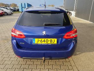 Peugeot 308 SW 1.2 PureTech Blue Lease Executive picture 5