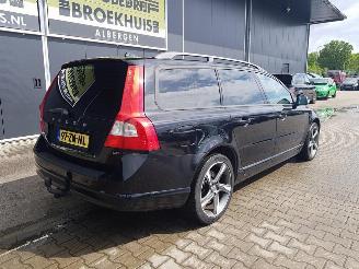 Volvo V-70 2.4 D5 Momentum picture 7