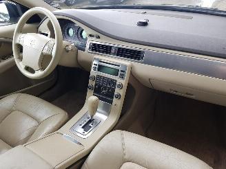Volvo V-70 2.4 D5 Momentum picture 15