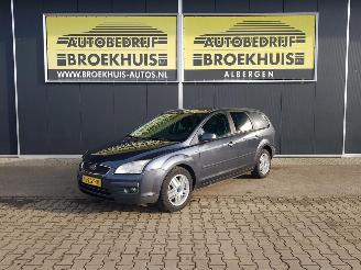 Damaged car Ford Focus Wagon 1.6-16V Ghia 2008/1