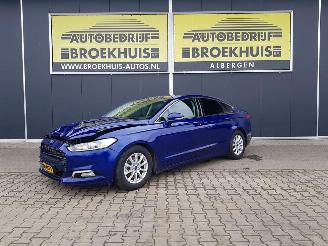 uszkodzony samochody osobowe Ford Mondeo 1.5 TDCi Titanium 2016/8