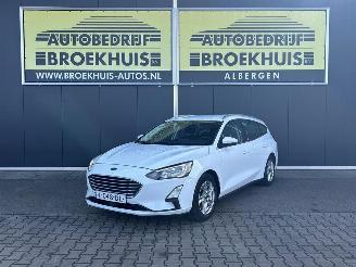 Damaged car Ford Focus Wagon 1.0 EcoBoost Trend Edition Business 2021/4