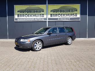 Vaurioauto  passenger cars Volvo V-70 2.4 D5 2006/8