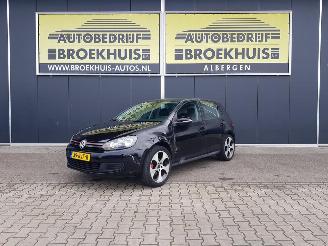 damaged passenger cars Volkswagen Golf 1.6 Comfortline 2009/1