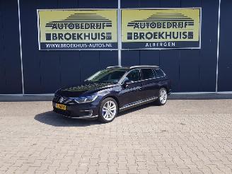 skadebil bromfiets Volkswagen Passat Variant 1.4 TSI GTE Highline 2015/12