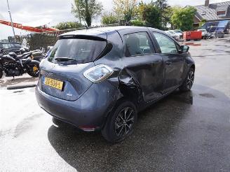 Vaurioauto  passenger cars Renault Zoé R90 2017/5