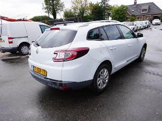 skadebil auto Renault Mégane GrandTour 1.5 dCi 2015/2