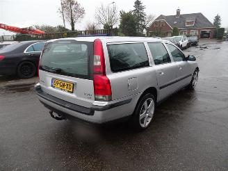 Vrakbiler auto Volvo V-70 2.4 20v 2001/1