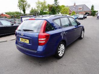 skadebil auto Kia Cee d Sporty Wagon 1.4 16V 2009/6