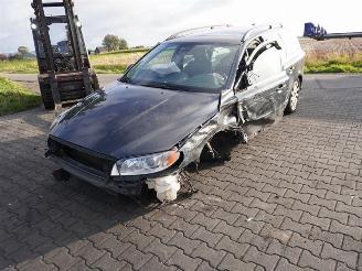 Volvo V-70 T4 picture 3