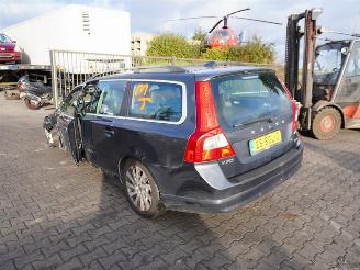 Volvo V-70 T4 picture 2