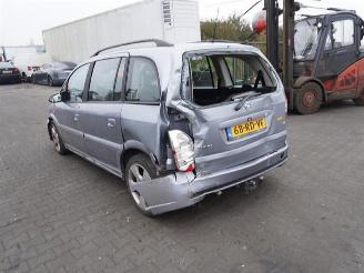 Opel Zafira 2.2 16v picture 2