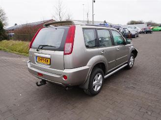 Coche siniestrado Nissan X-Trail 2.0 16v 4x4 2004/11