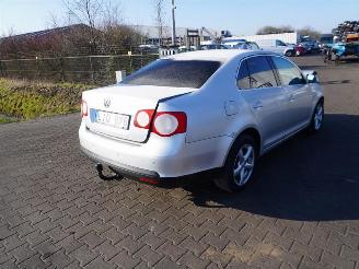 Coche siniestrado Volkswagen Jetta 1.9 TDi 2006/1