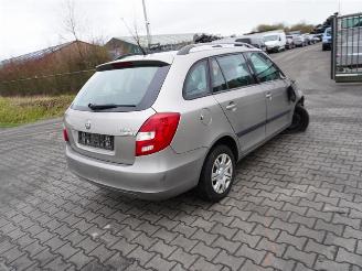 Démontage voiture Skoda Fabia Combi 1.4 16v 2008/8