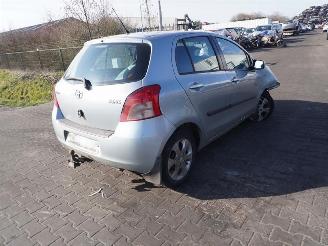 Purkuautot passenger cars Toyota Yaris 1.3 2006/5