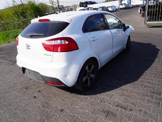 Démontage voiture Kia Rio 1.2 2013/12