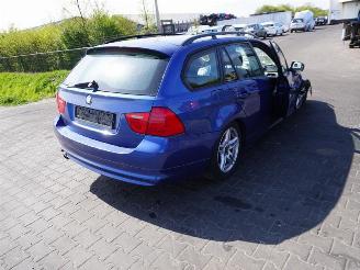 Coche siniestrado BMW 3-serie Touring 318i 2009/1