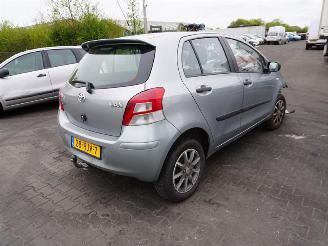Sloopauto Toyota Yaris 1.3 16v 2011/6