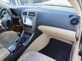 Lexus IS 220 d picture 9