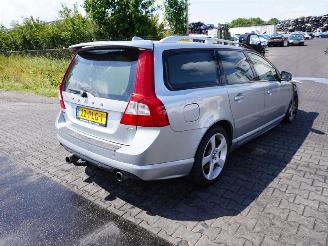 Vrakbiler auto Volvo V-70 2.0 T 2011/2
