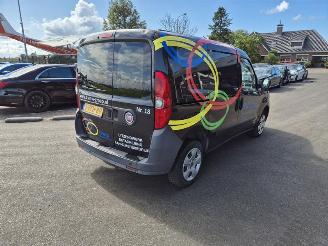 krockskadad bil bedrijf Fiat Doblo 1.3 D Multijet (263.A.2000) 2010/11