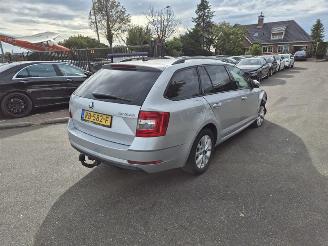 Voiture accidenté Skoda Octavia 1.0 TSI 12V 2018/2