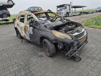 Peugeot 2008 1.2 12V picture 4