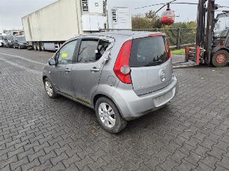 Opel Agila 1.0 12V picture 2