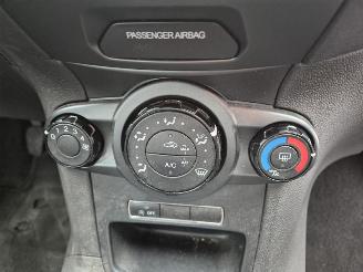 Ford Fiesta 1.0 12V picture 6
