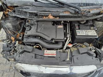 Peugeot 108 1.0 12V picture 8