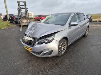 Peugeot 308 1.2 12v picture 3